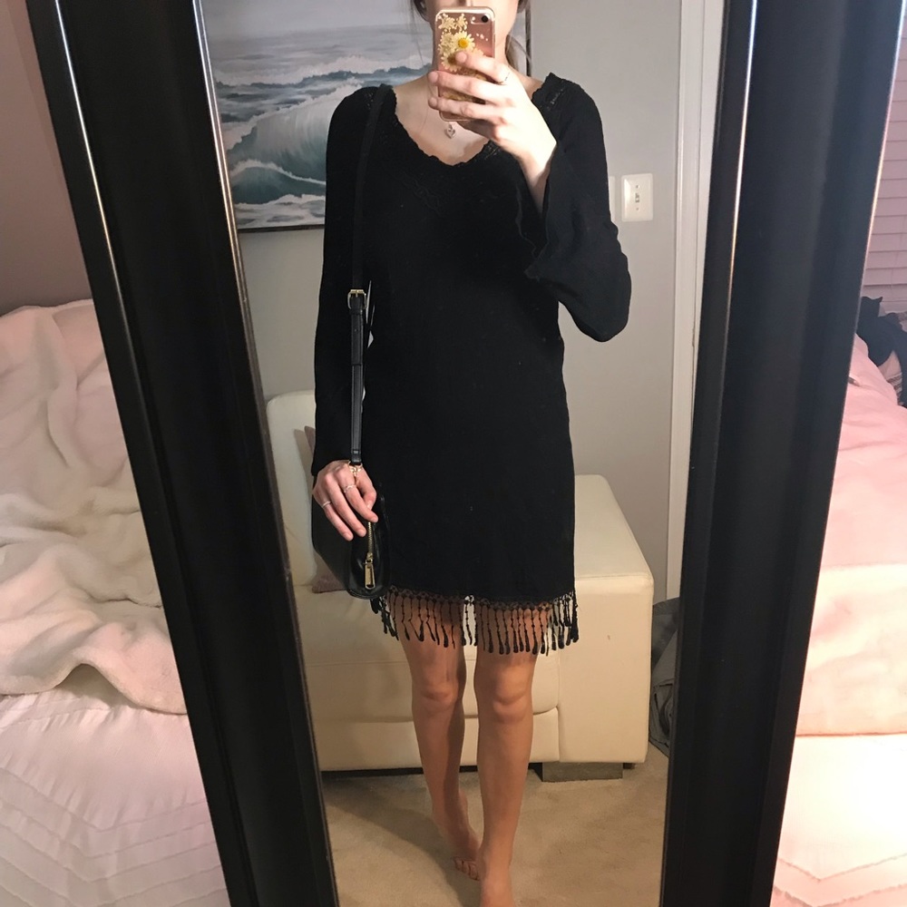 Socialite black dress with fringe-like bottom
